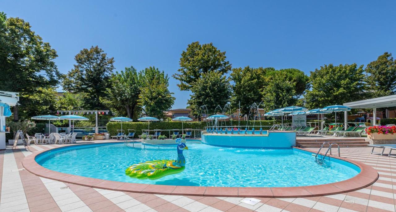 Hotel Smeraldo Cesenatico Exterior foto